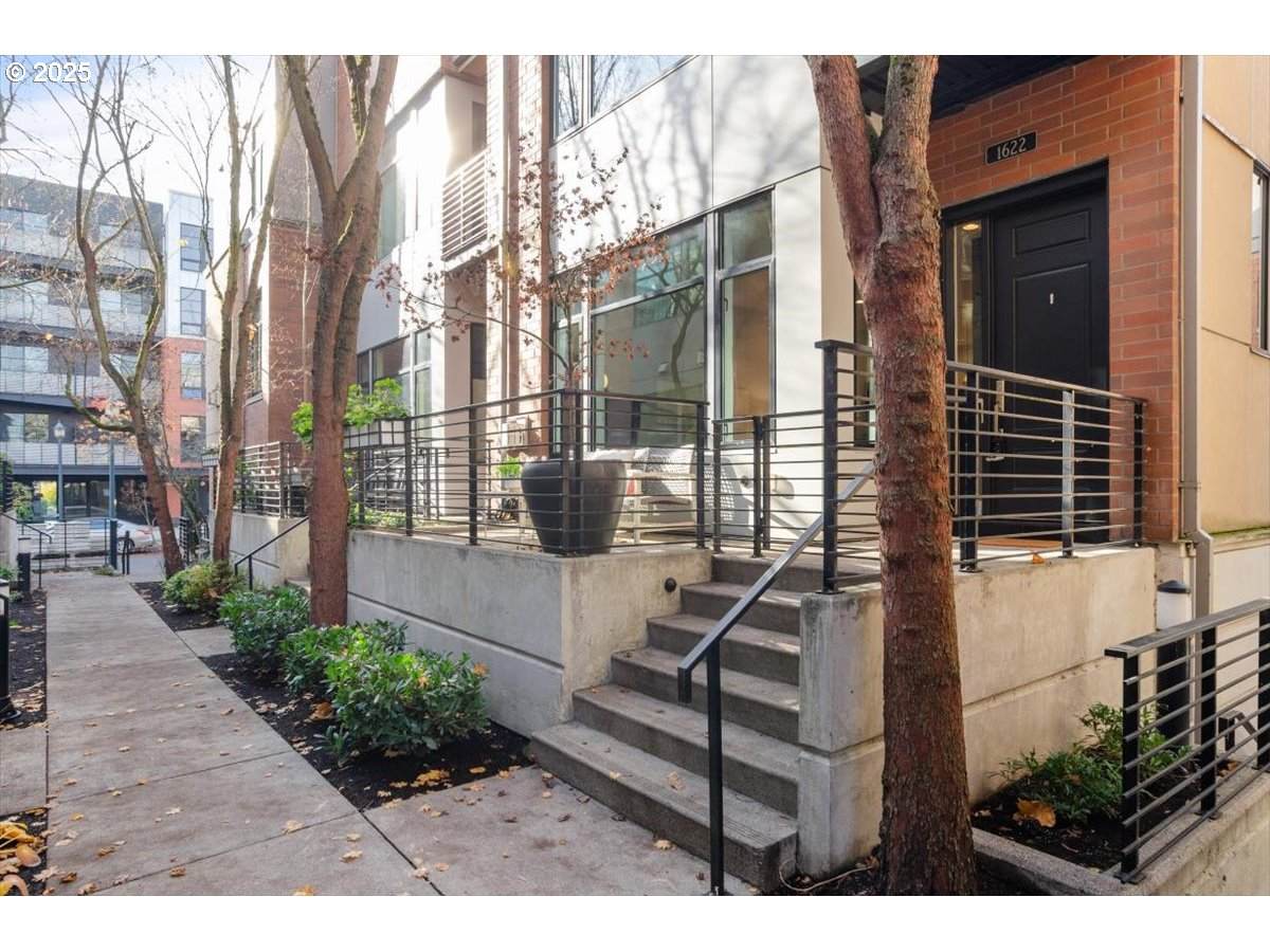 1622 Riverscape St - Photo 1