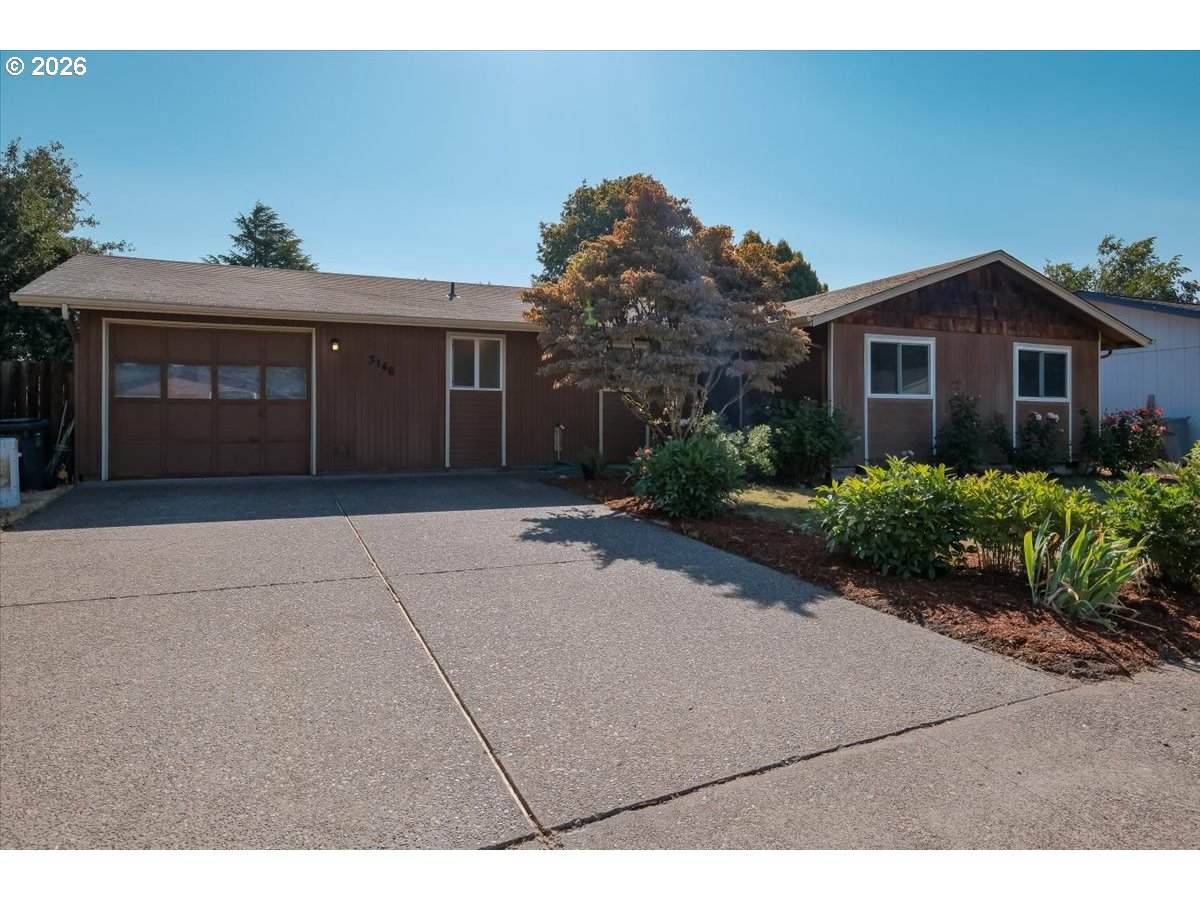 3146 Hathaway Dr - Photo 1