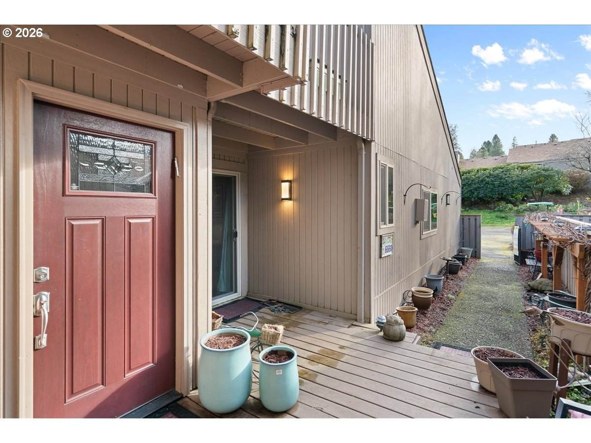 https://bt-photos.global.ssl.fastly.net/portland/orig_boomver_1_537728225-2.jpg