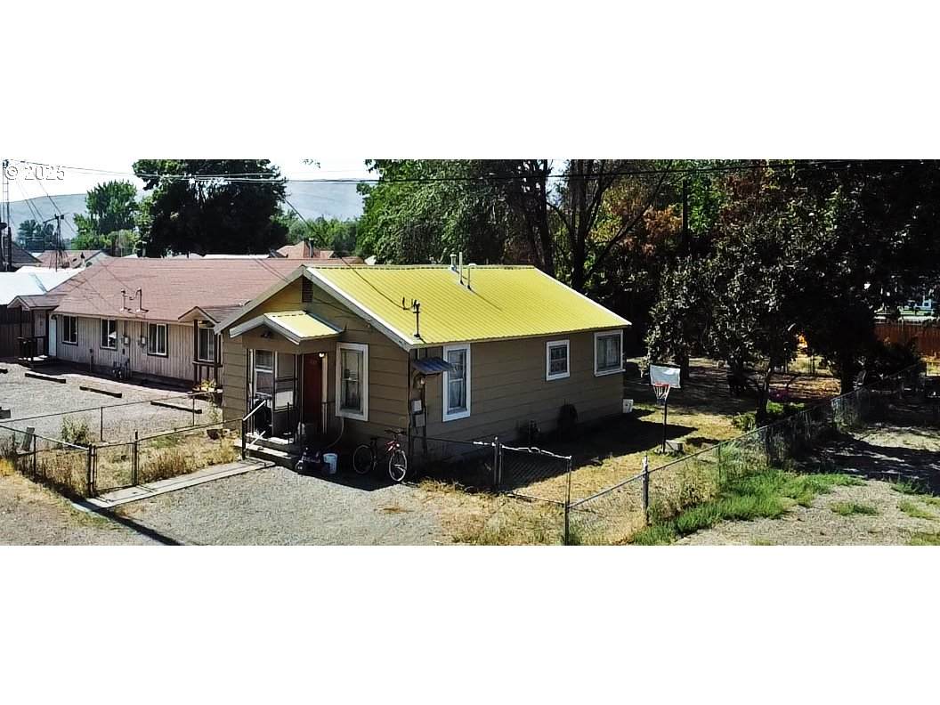 1925 Grove St - Photo 1