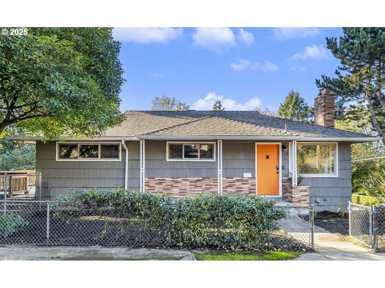 5017 40TH Ave - Photo 1