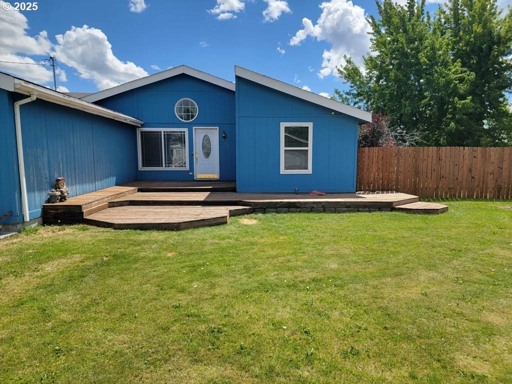 421 Grant St - Photo 1