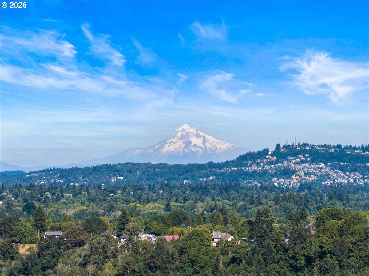 https://bt-photos.global.ssl.fastly.net/portland/orig_boomver_1_545355337-2.jpg