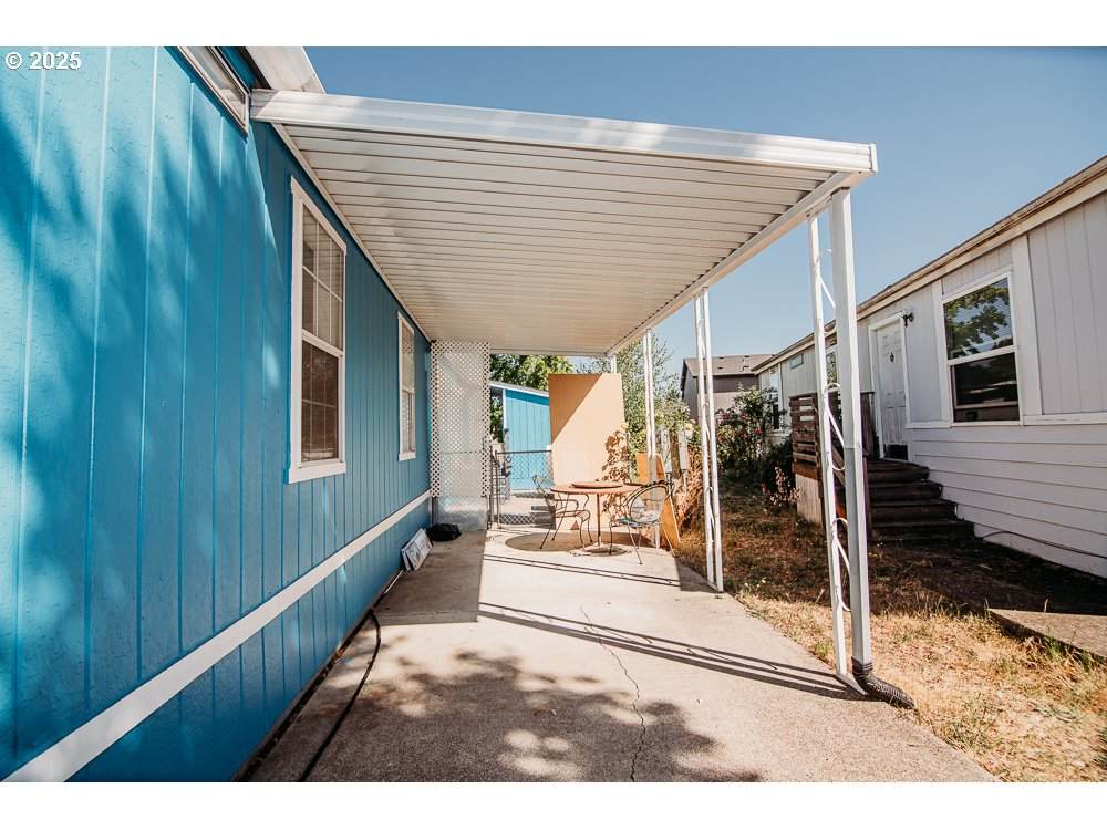 338 Archie St - Photo 1