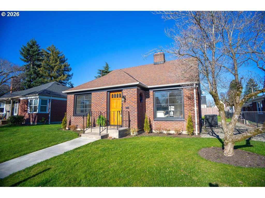 118 38TH St - Photo 1