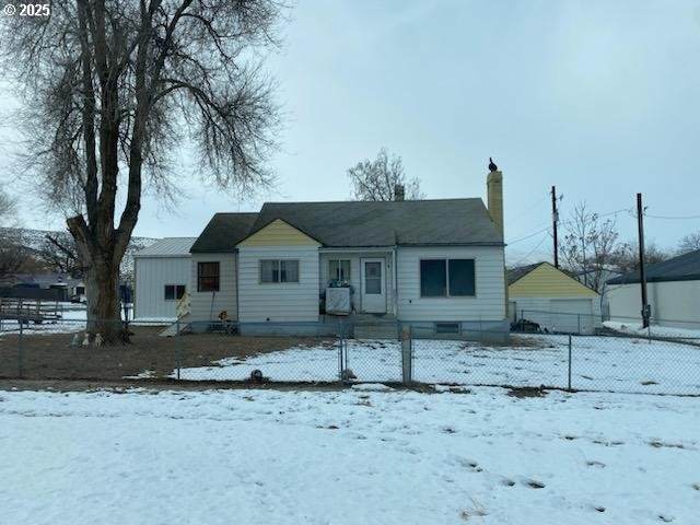 475 3RD St - Photo 1