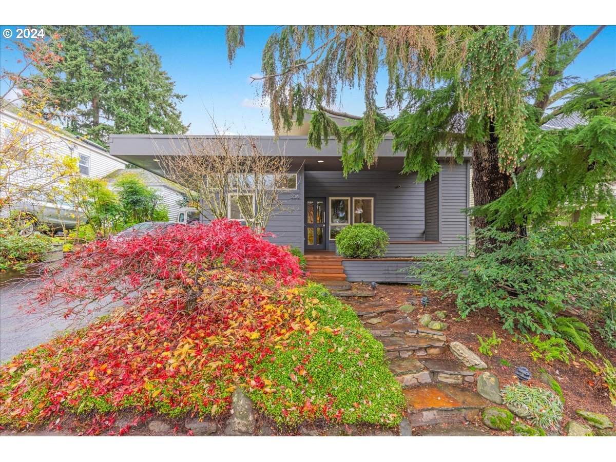 3015 43RD Ave - Photo 1