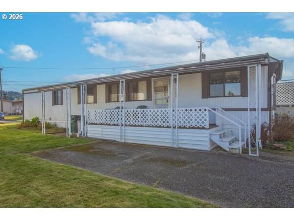 1413 Hawthorne Ave - Photo 1