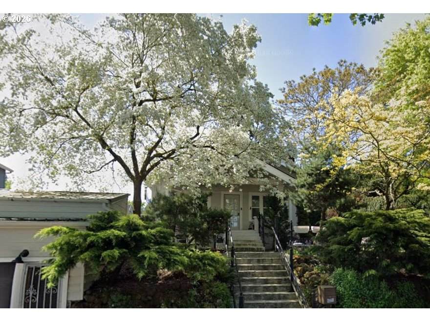 2106 Saratoga St - Photo 1