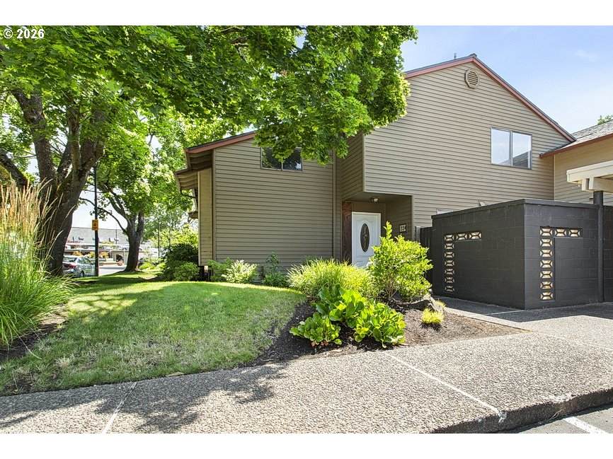 224 Hayden Bay Dr - Photo 1