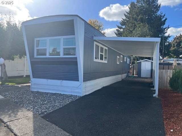 16901 Division St - Photo 1