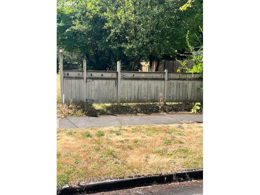  Yamhill St - Photo 1