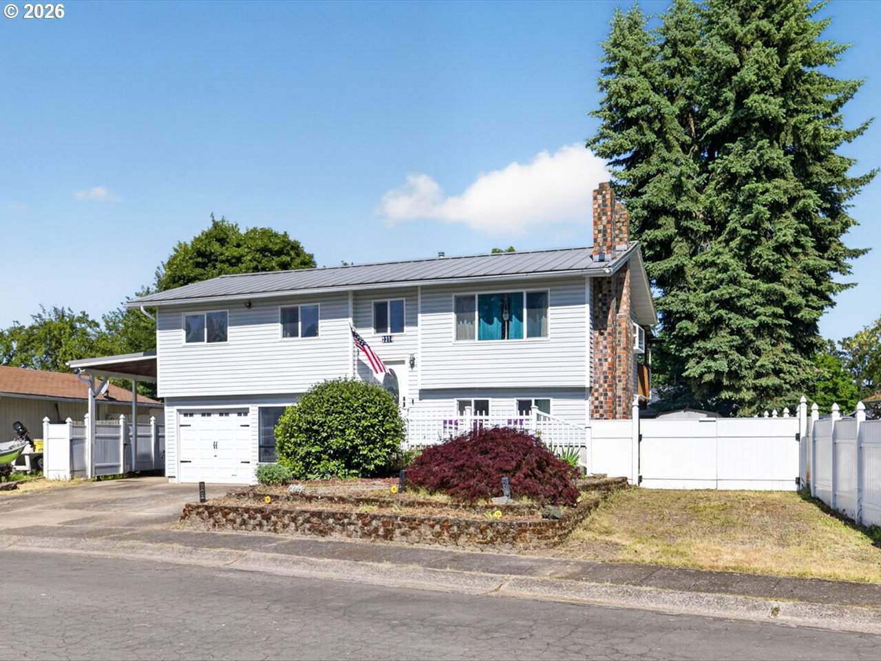 https://bt-photos.global.ssl.fastly.net/portland/orig_boomver_1_622092743-2.jpg