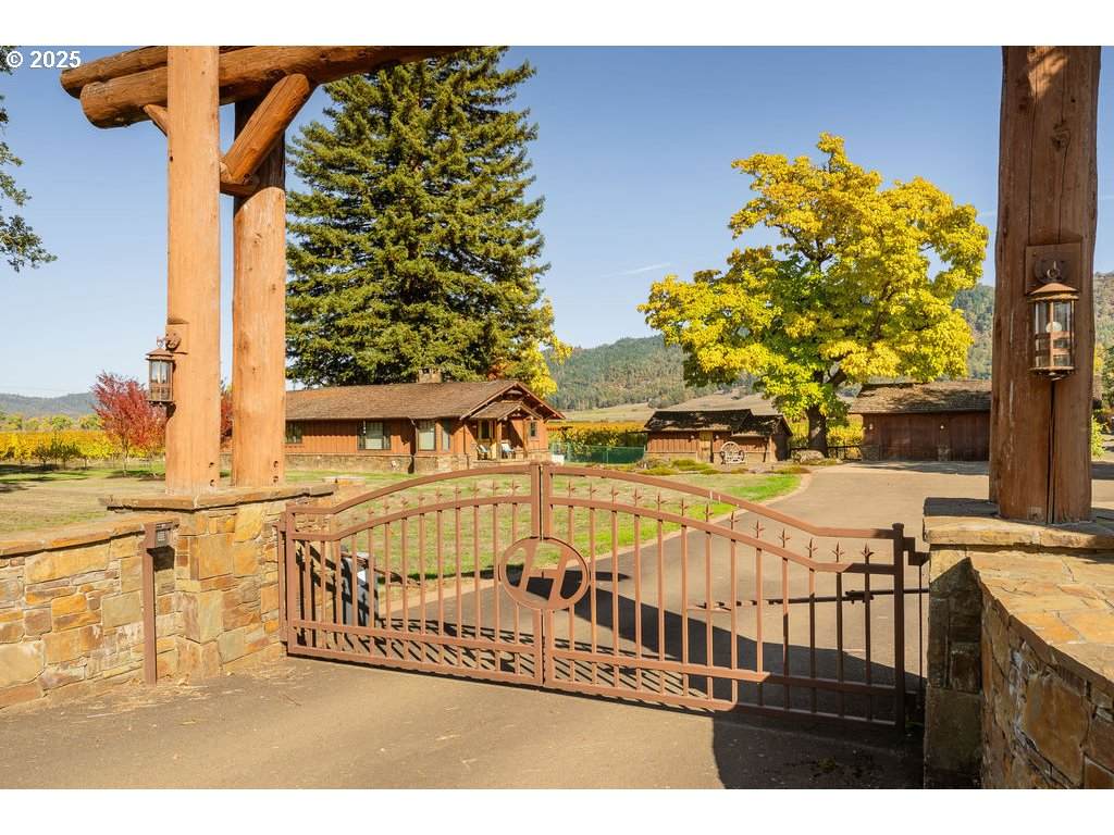 8690 Lookingglass Rd - Photo 1