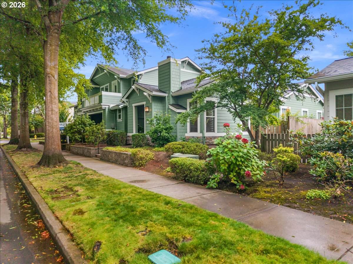 https://bt-photos.global.ssl.fastly.net/portland/orig_boomver_1_636574418-2.jpg