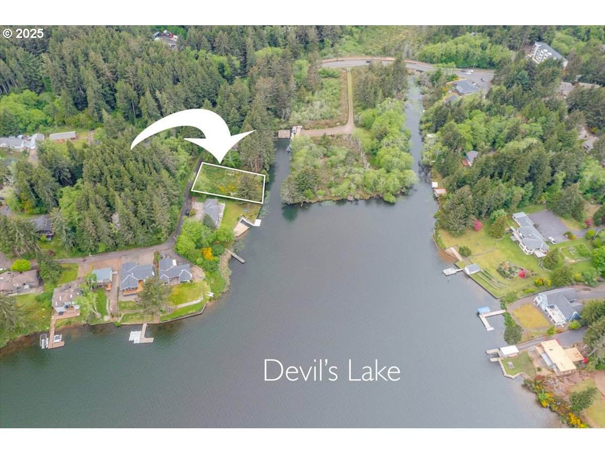 203 Lake Dr - Photo 1