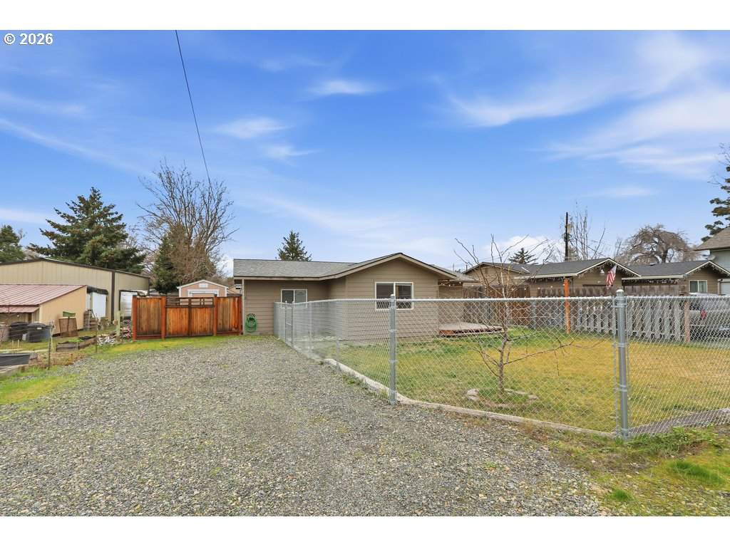 417 Gertrude Dr - Photo 1