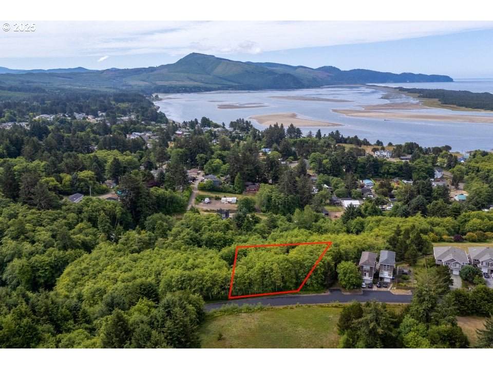 218 Holly Heights Avenue - Photo 1