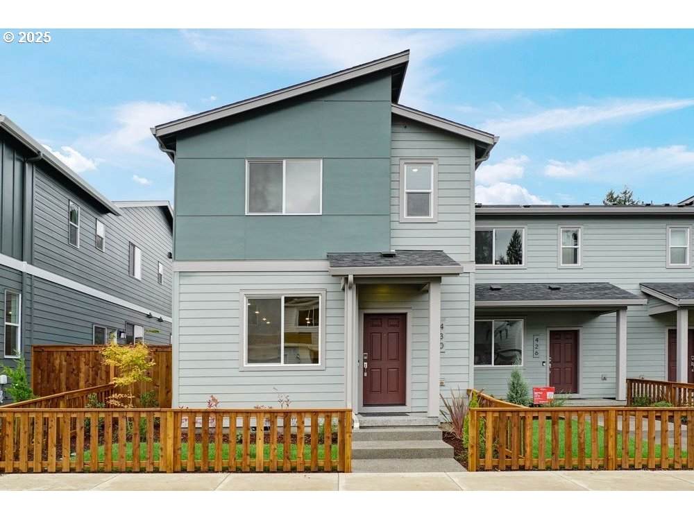 430 32ND St - Photo 1