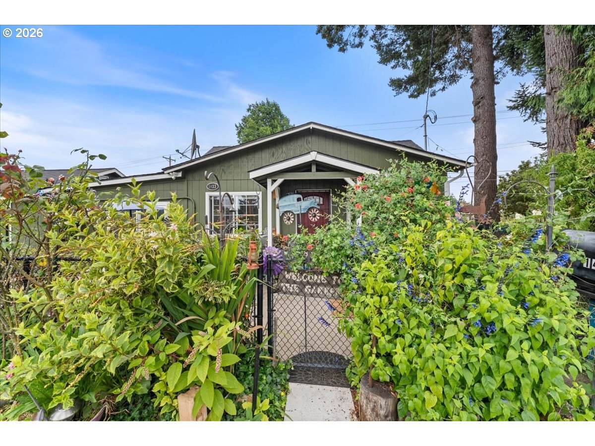 https://bt-photos.global.ssl.fastly.net/portland/orig_boomver_1_679566902-2.jpg