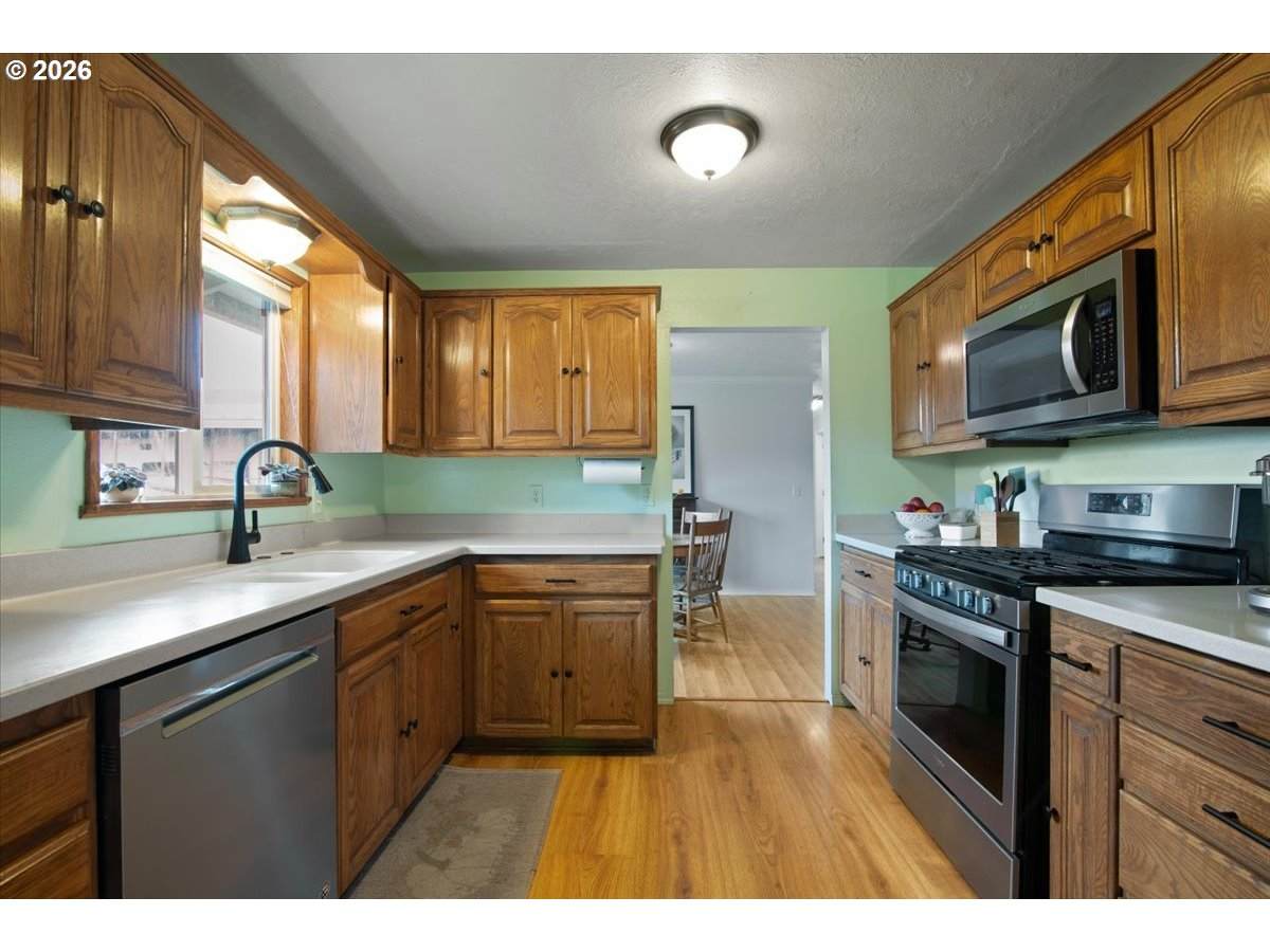 https://bt-photos.global.ssl.fastly.net/portland/orig_boomver_1_681367939-2.jpg