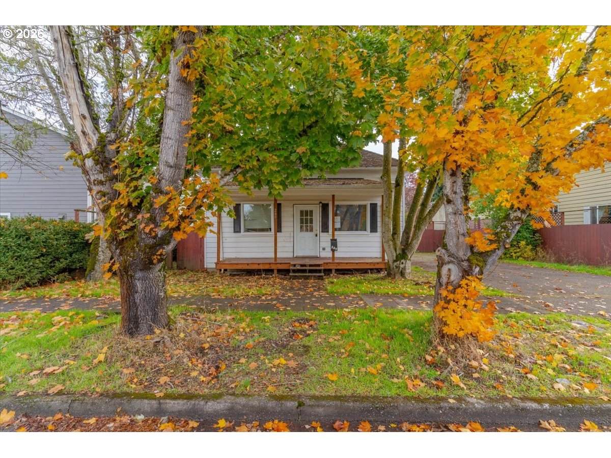 289 3RD St - Photo 1