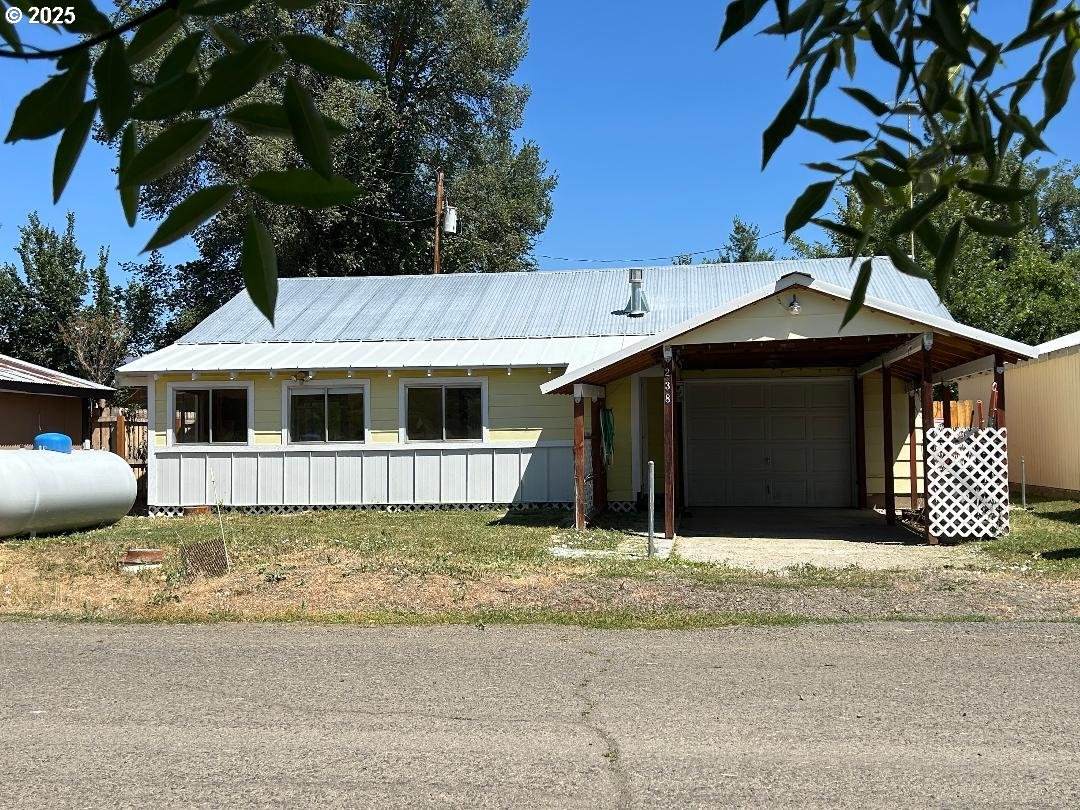 238 Dawson St - Photo 1