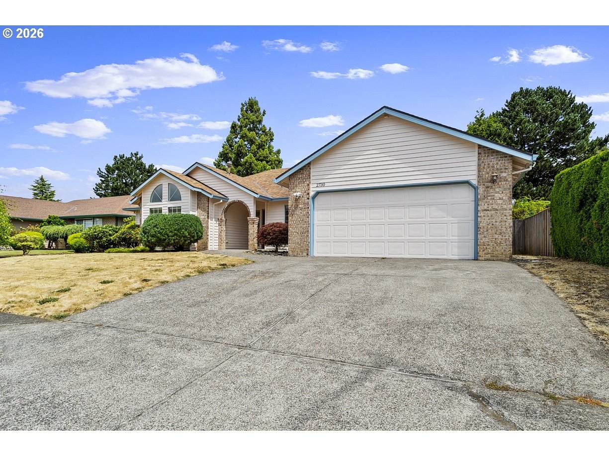 2730 Roberts Ave - Photo 1