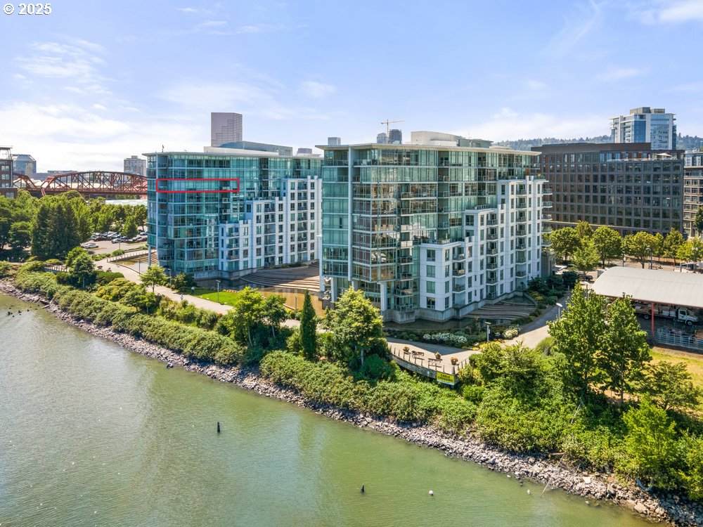 1260 Naito Pkwy - Photo 1