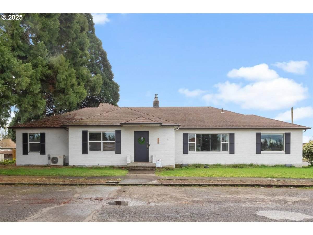 360 Elwood St - Photo 1