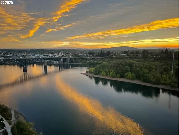 https://bt-photos.global.ssl.fastly.net/portland/orig_boomver_1_748000729-2.jpg