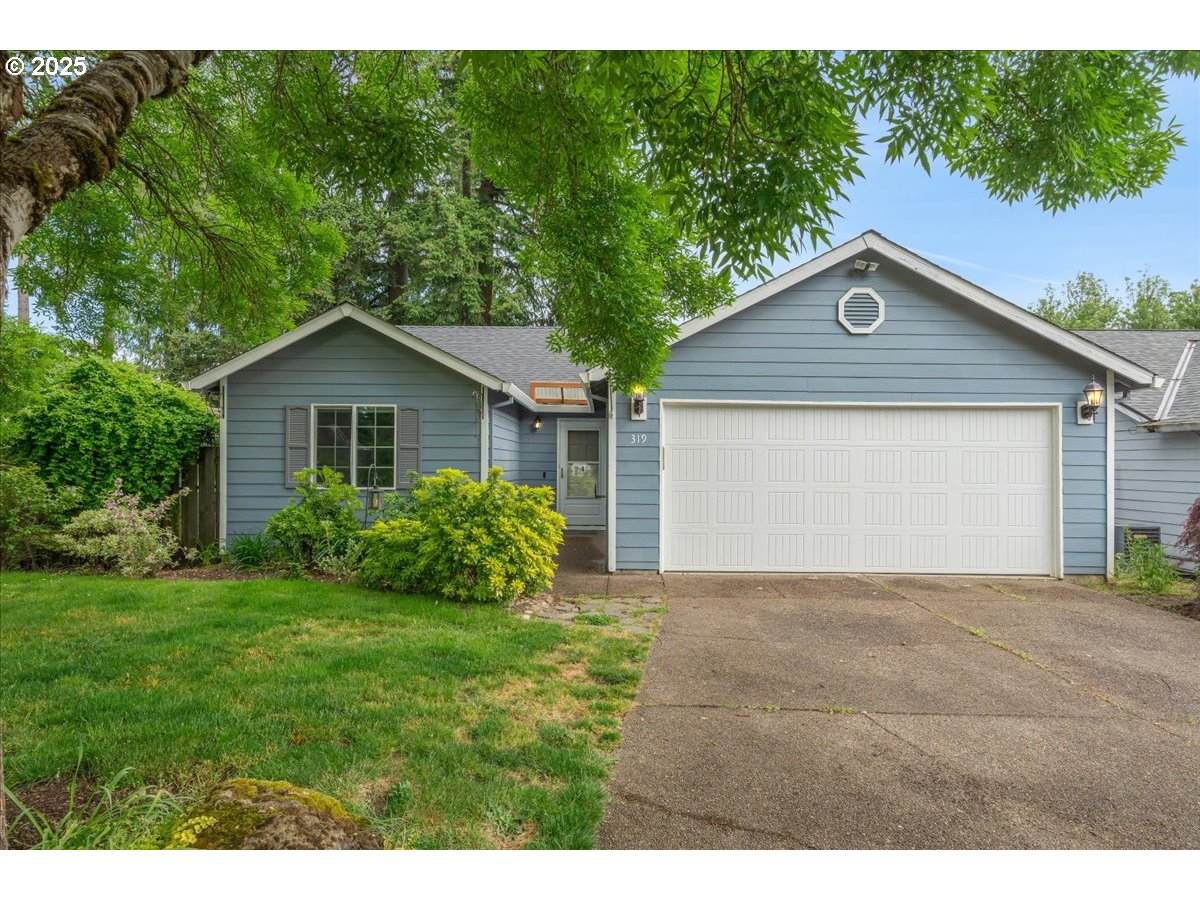 319 Angela Ln - Photo 1