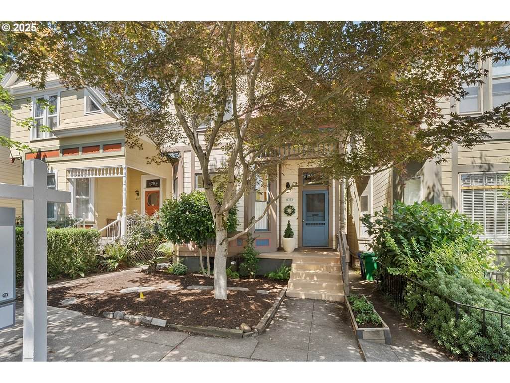 2373 Johnson St - Photo 1