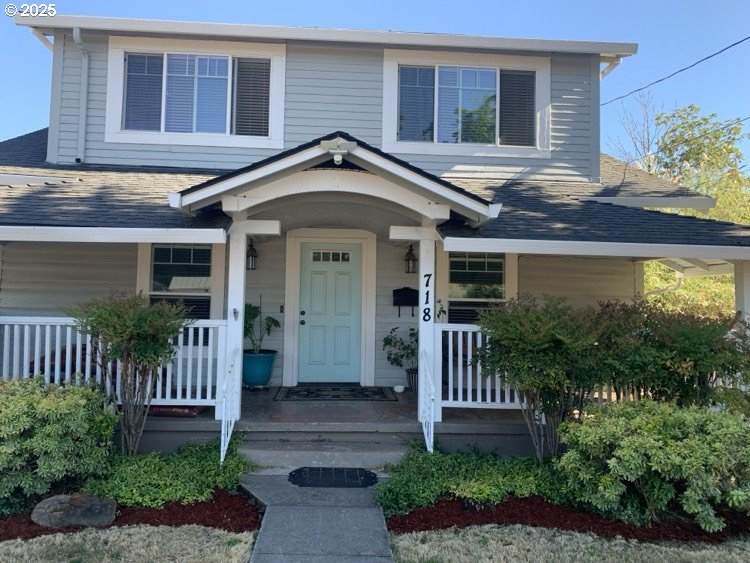 718 Pine St - Photo 1