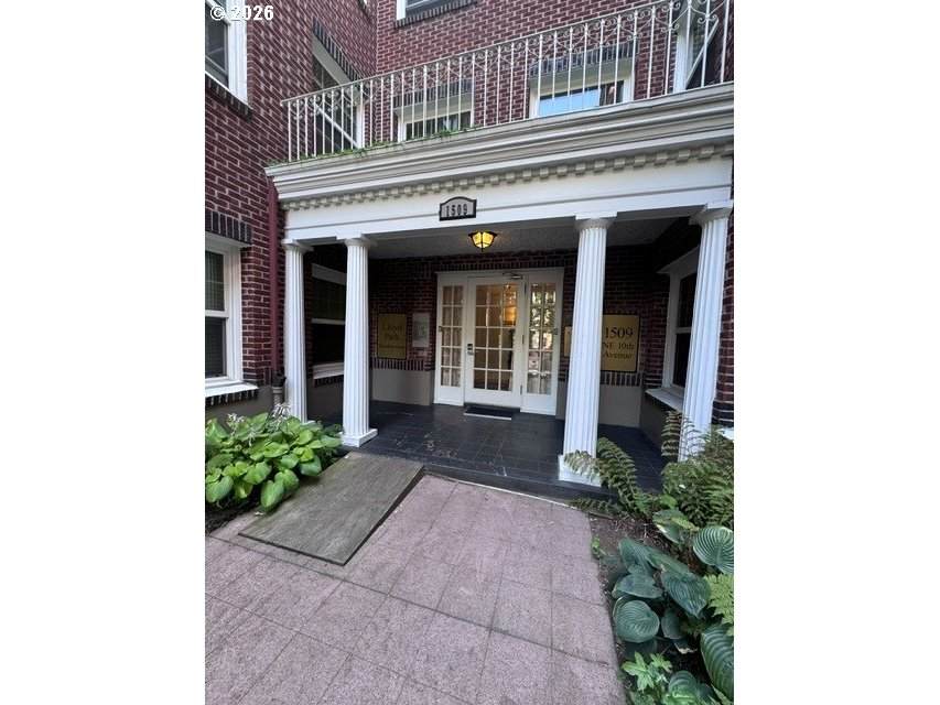 1509 10TH Ave - Photo 1
