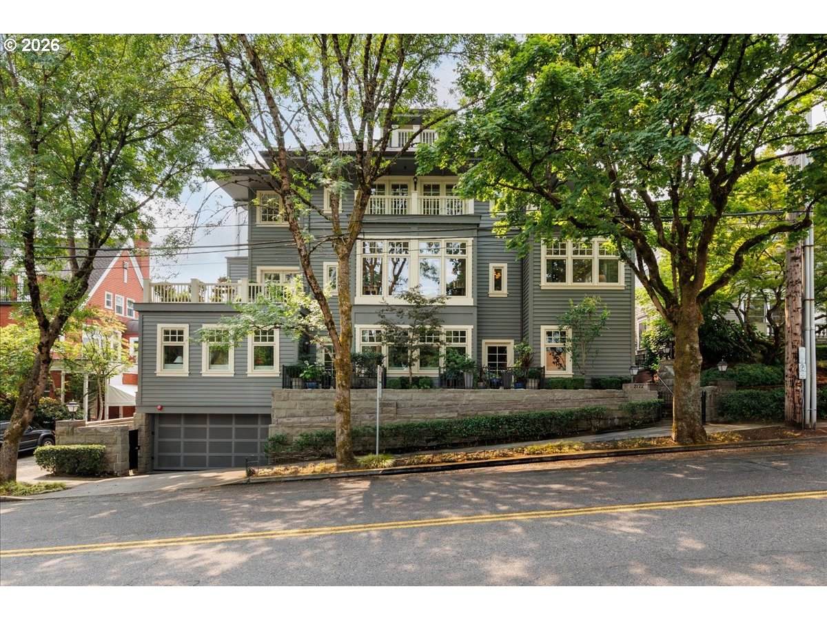 2172 Park Pl - Photo 1