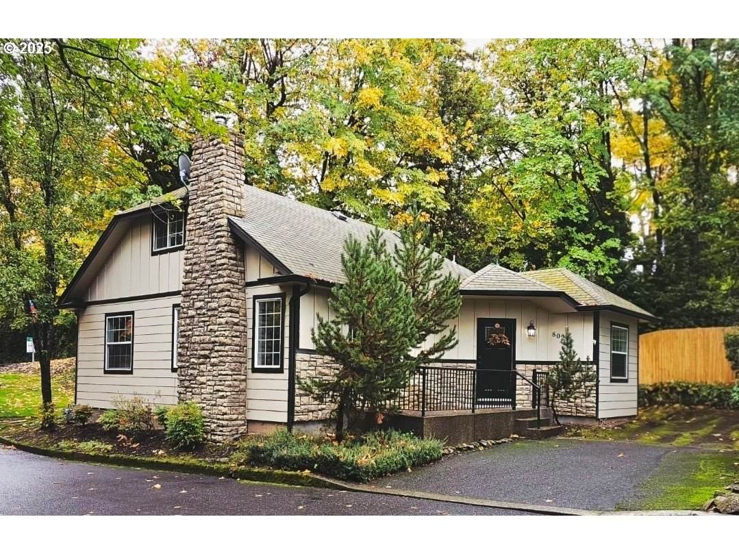 802 5TH Cir - Photo 1