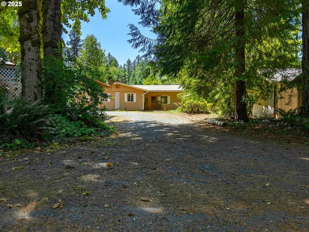 32 Laurel Ln - Photo 1