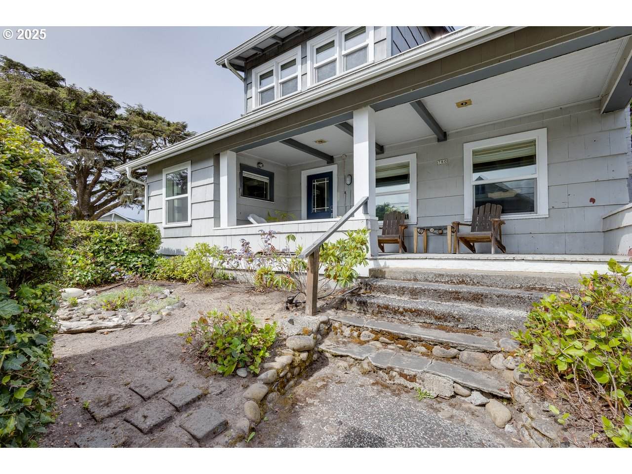 780 Columbia St - Photo 1