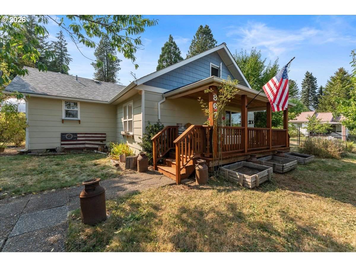 867 2ND Ave - Photo 1