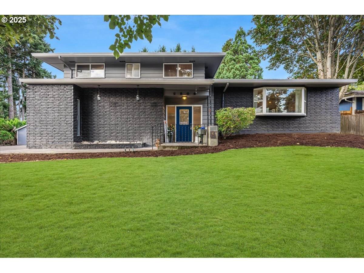 2506 100TH St - Photo 1