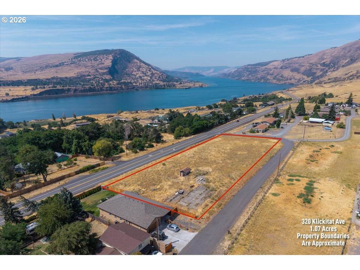 320 Klickitat Ave - Photo 1