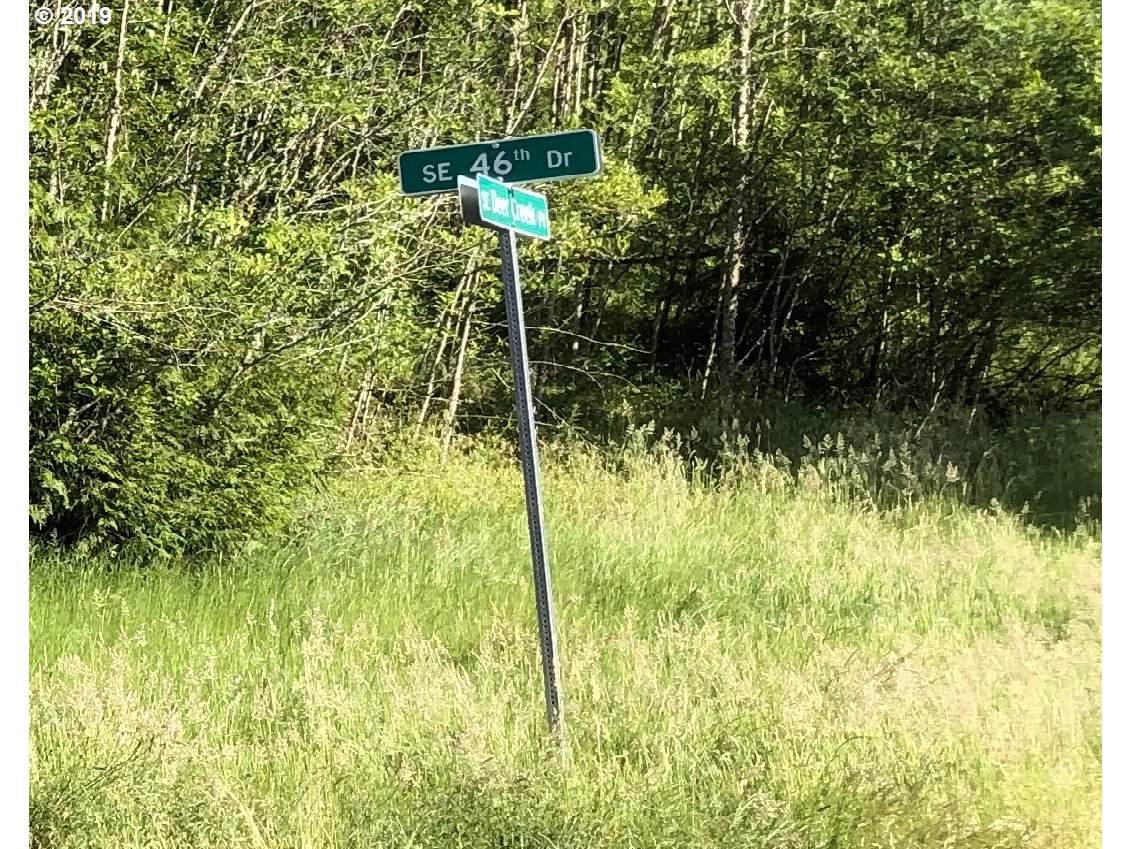 428 46TH Dr - Photo 1