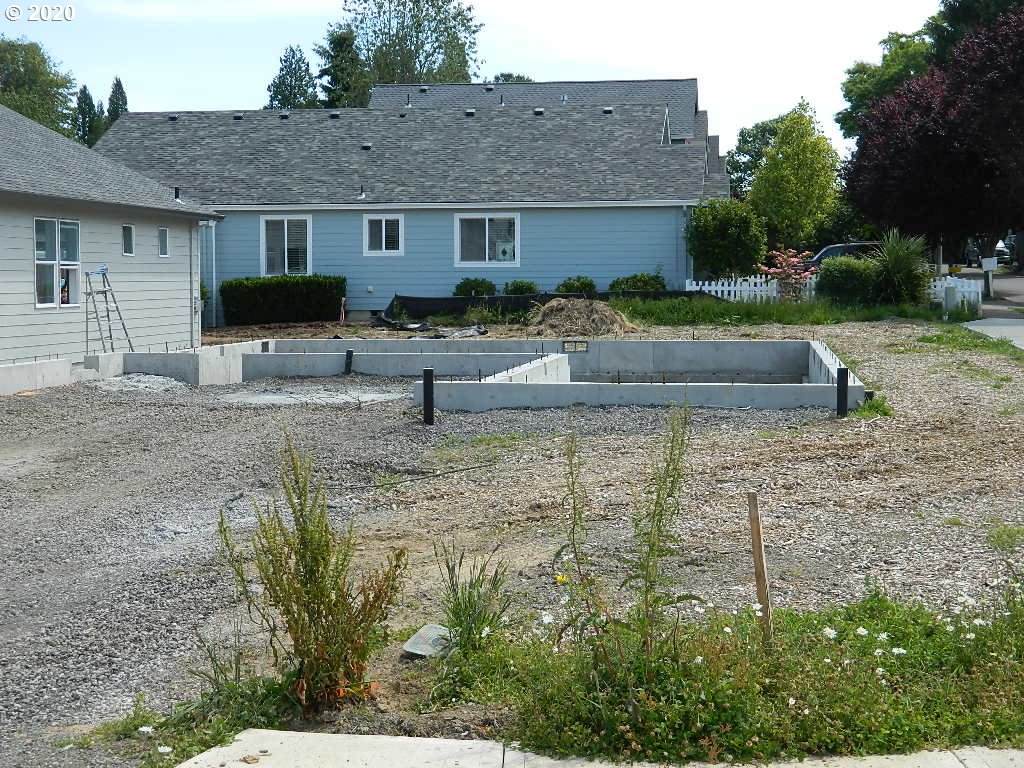 2282 Cochran - Photo 1