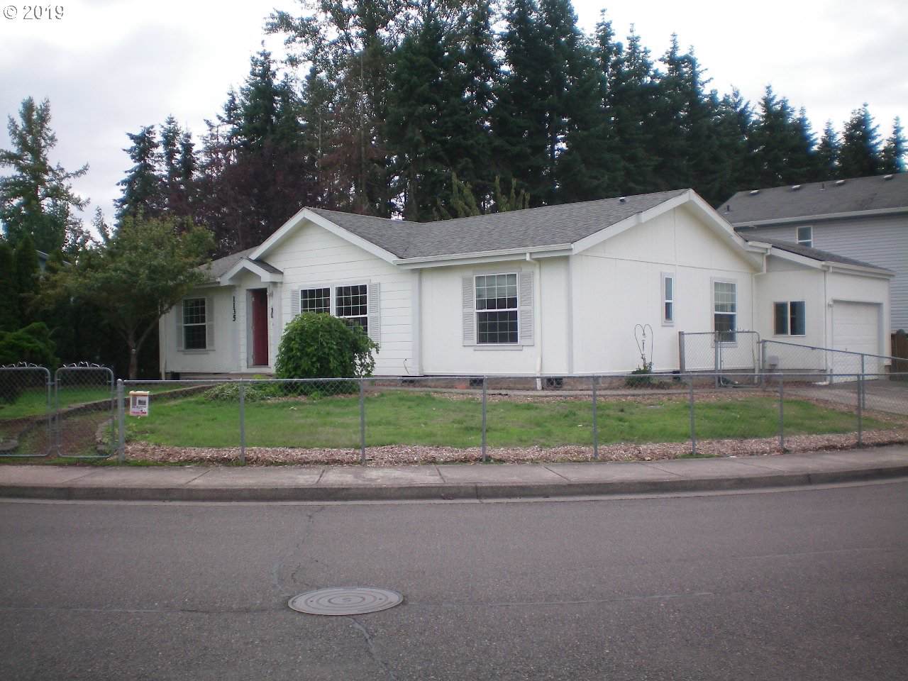 1135 Roy Ave - Photo 1