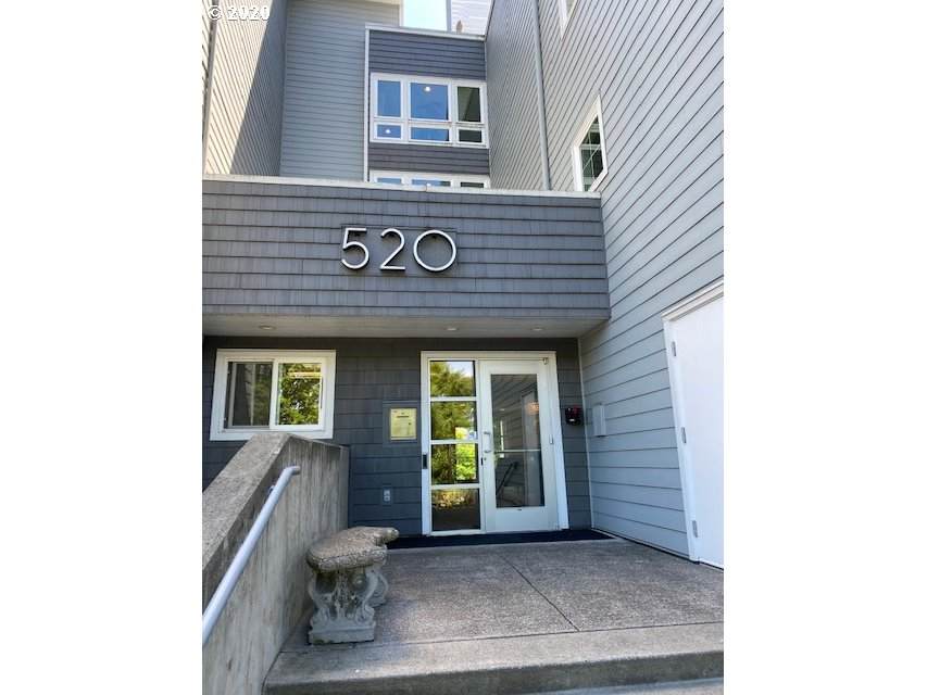 520 Columbia River Dr - Photo 1