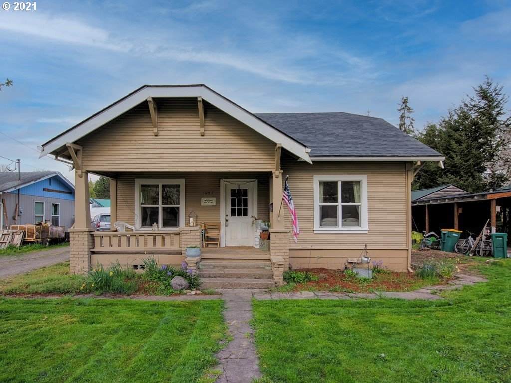 1047 Washington Ave - Photo 1