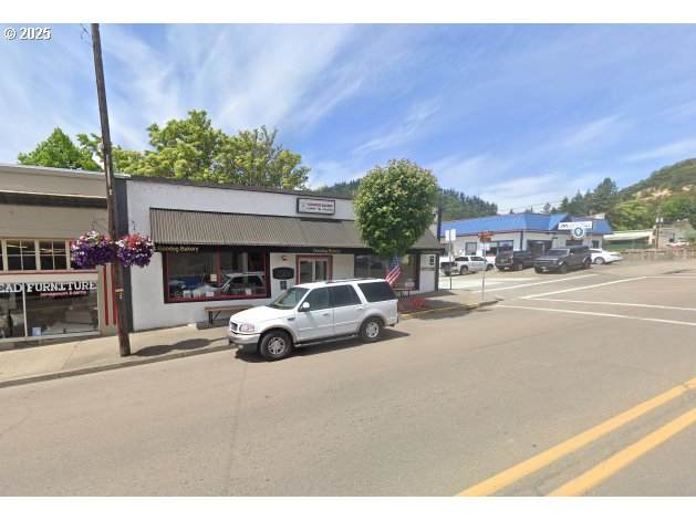 236 Main St - Photo 1