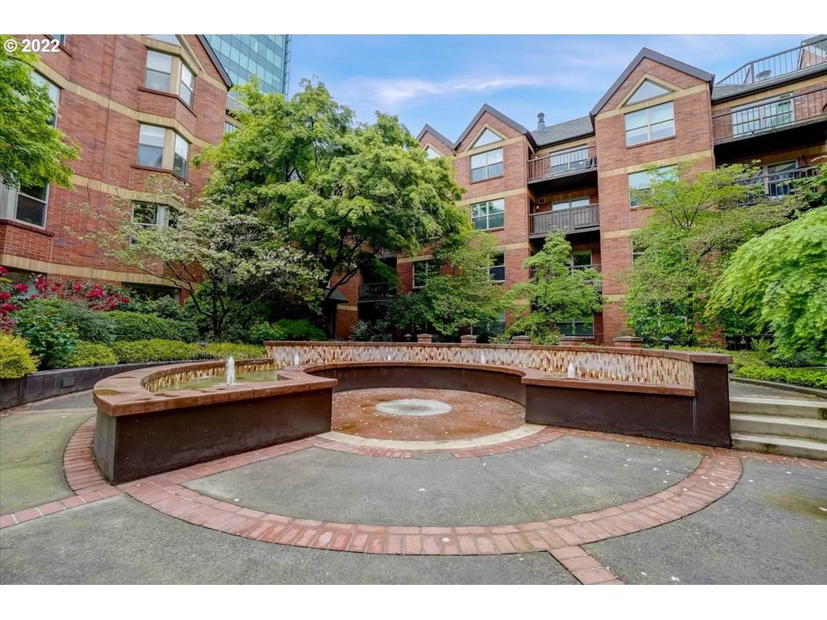 1500 Park Ave - Photo 1