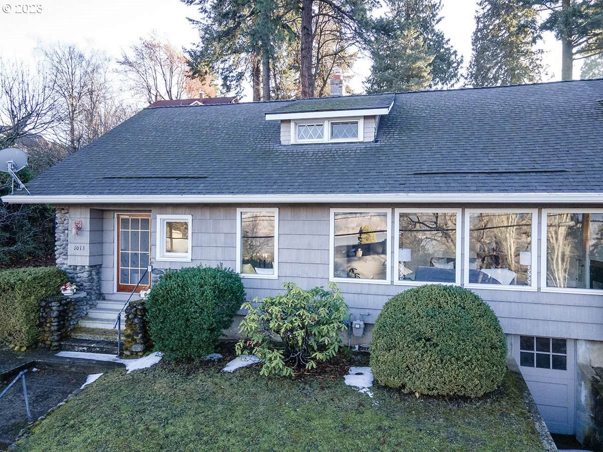 1013 State St - Photo 1
